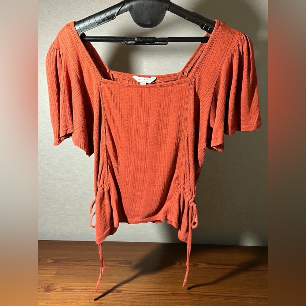 Lucky Brand | Terracotta Knit Blouse w/ Gathered Sides Flowy Sleeves | Sz:M 🧶